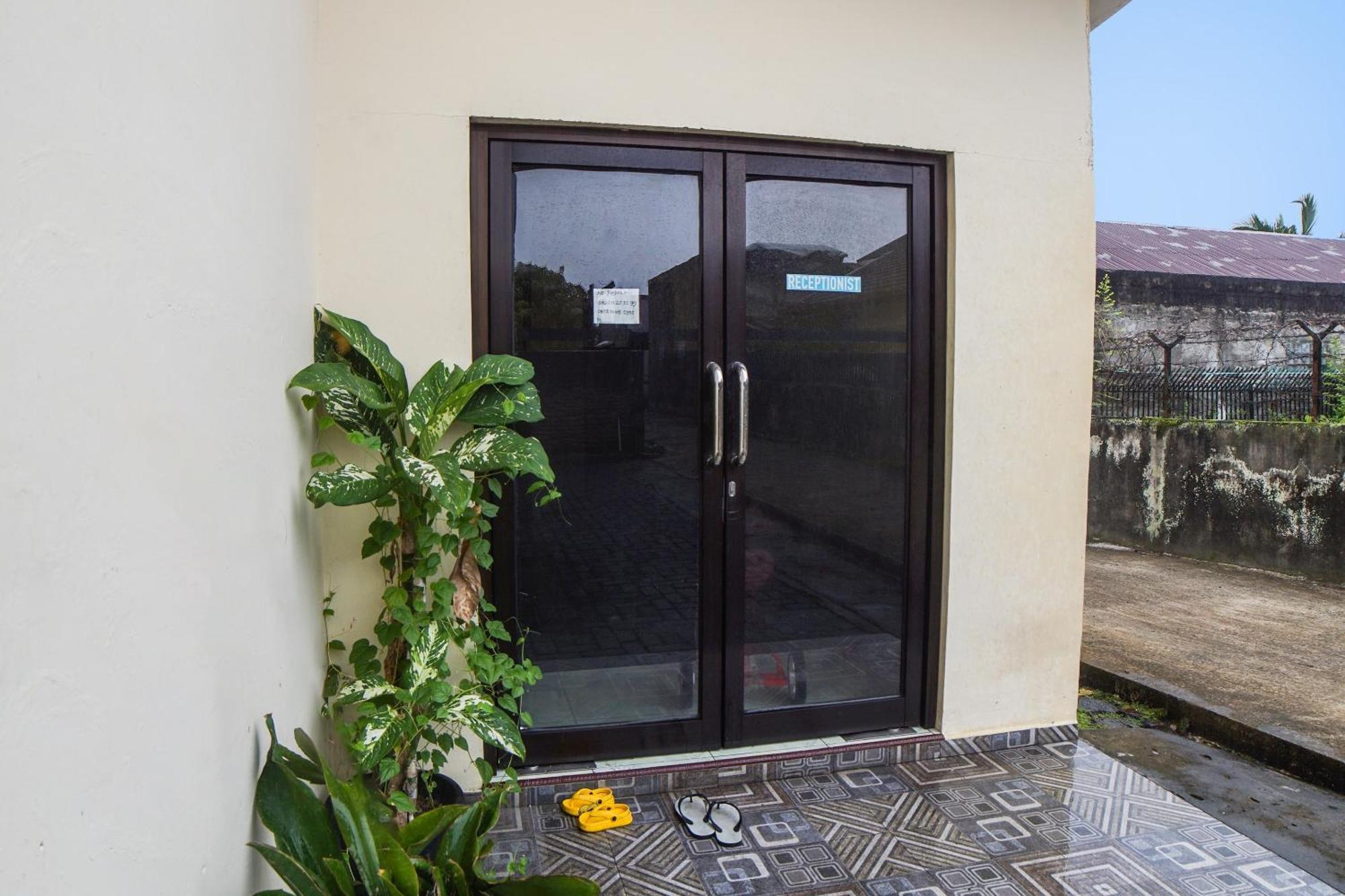 Oyo 92076 Sky Residence Cengkeh 메단 외부 사진